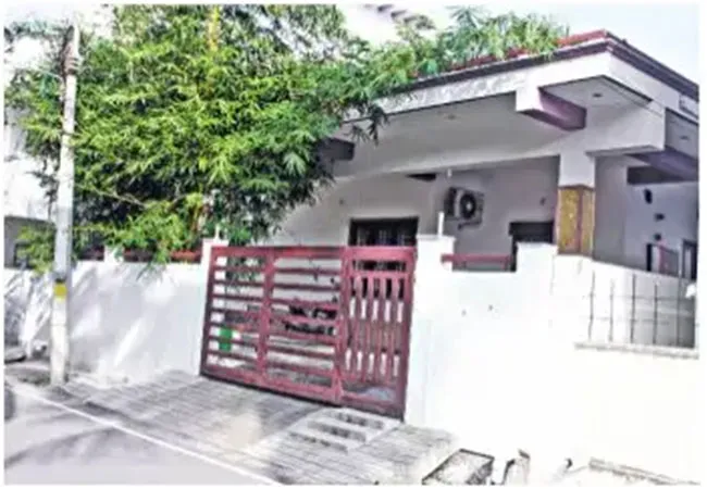 karnataka chit funds salem incometax officer home cbi raid 